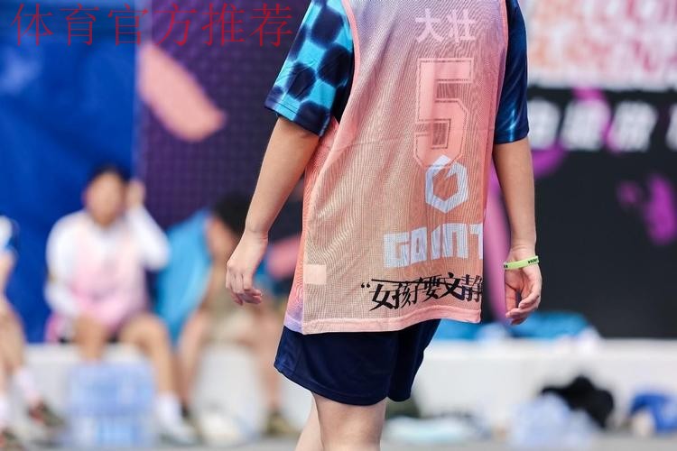 国内首个官方女足街头赛事! 这个5.20,数百名足球女孩在杭州“怒放竞技场” 国内首个官方女足街头赛事! 这个5.20,数百名足球女孩在杭州“怒放竞技场”